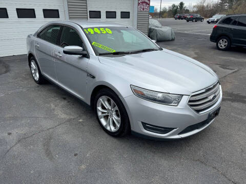 2013 Ford Taurus for sale at Uptown Auto in Fulton NY