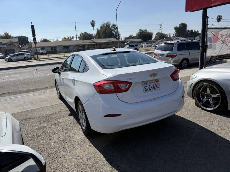 2017 Chevrolet Cruze LS Auto