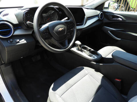 2025 Chevrolet Trax LS
