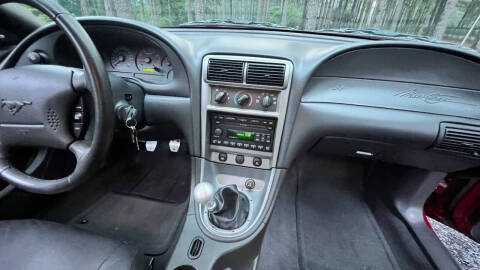 2004 Ford Mustang GT Deluxe