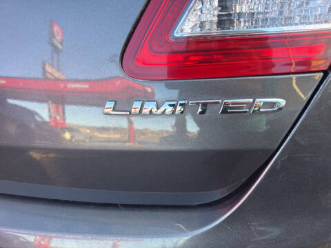 2019 Ford Taurus Limited