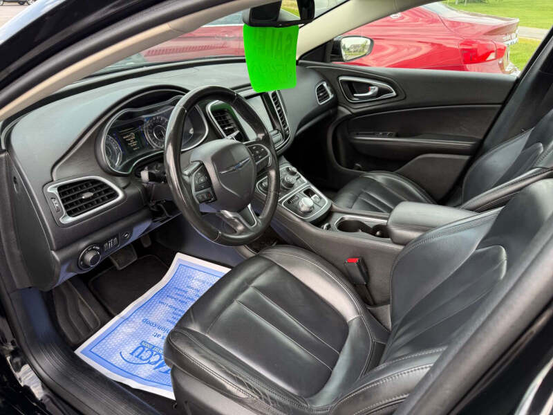 2016 Chrysler 200 Limited Platinum