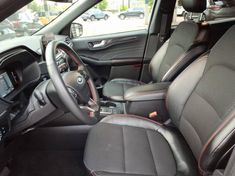 2025 Ford Escape ST-Line