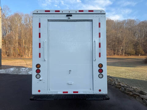 2021 Freightliner MT45 Chassis