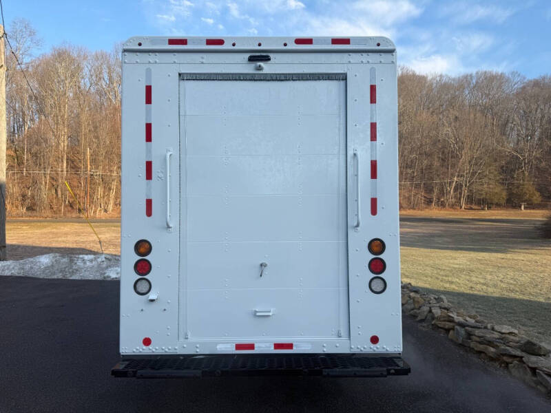 2021 Freightliner MT45 Chassis