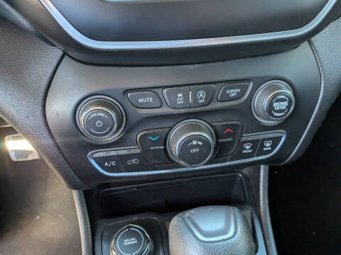 2019 Jeep Cherokee Latitude