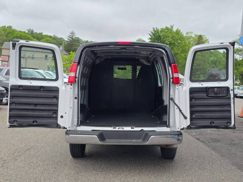 2023 Chevrolet Express 2500