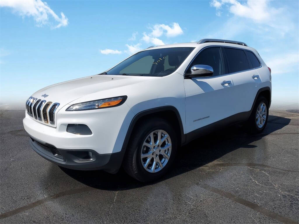 2015 Jeep Cherokee for sale at Muskegon Motors in Muskegon, MI