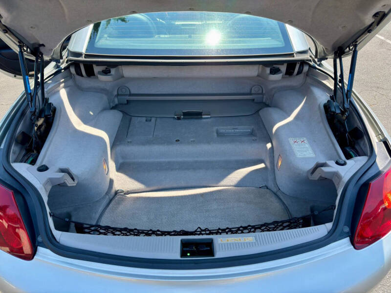 2004 Lexus SC 430