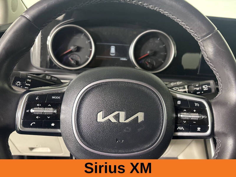 2024 Kia Carnival EX