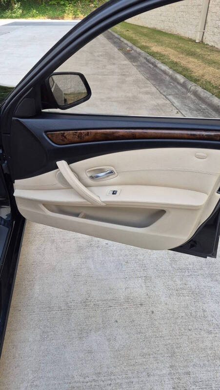 2010 BMW 5 Series 528i