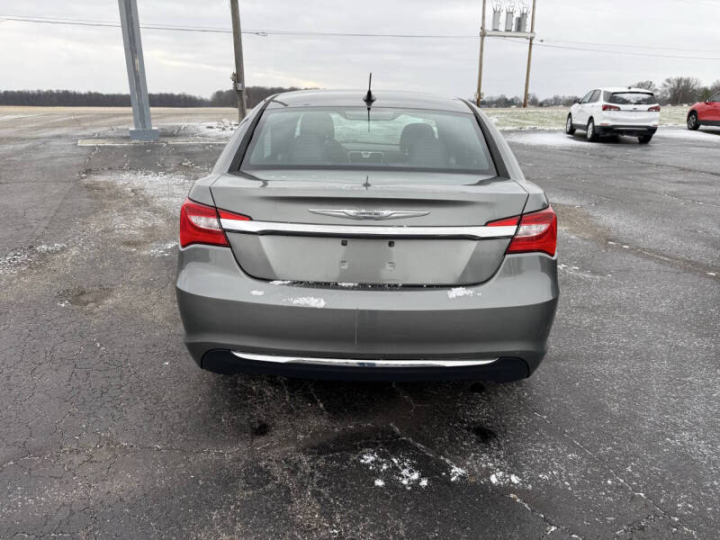 2013 Chrysler 200 LX
