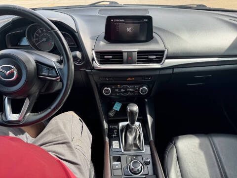2018 Mazda MAZDA3 Touring