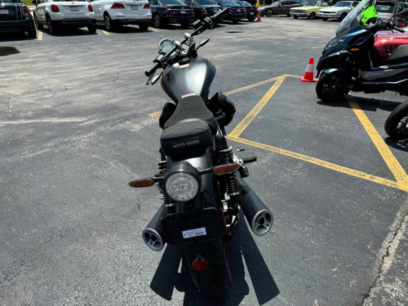 2024 Moto Guzzi V9 Bobber