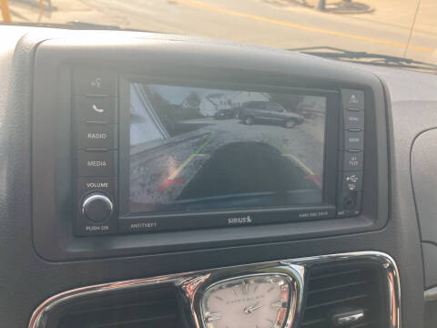 2016 Chrysler Town and Country Touring