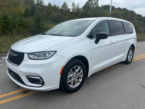 2024 Chrysler Pacifica for sale at Jim's Hometown Auto Sales LLC in Cambridge OH