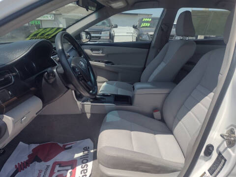 2017 Toyota Camry LE