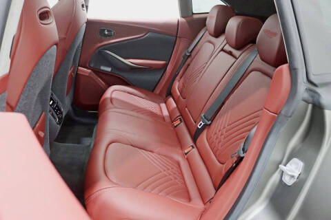 2021 Aston Martin DBX