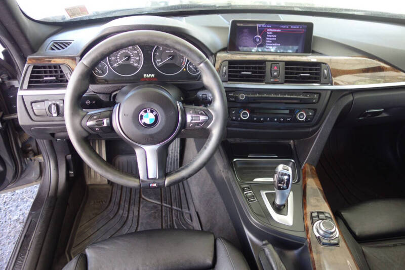 2013 BMW 3 Series 320i