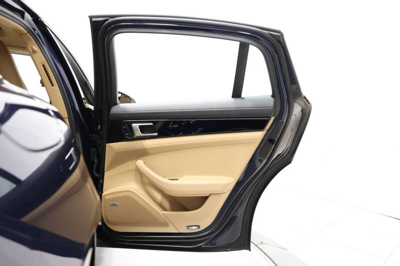 2018 Porsche Panamera