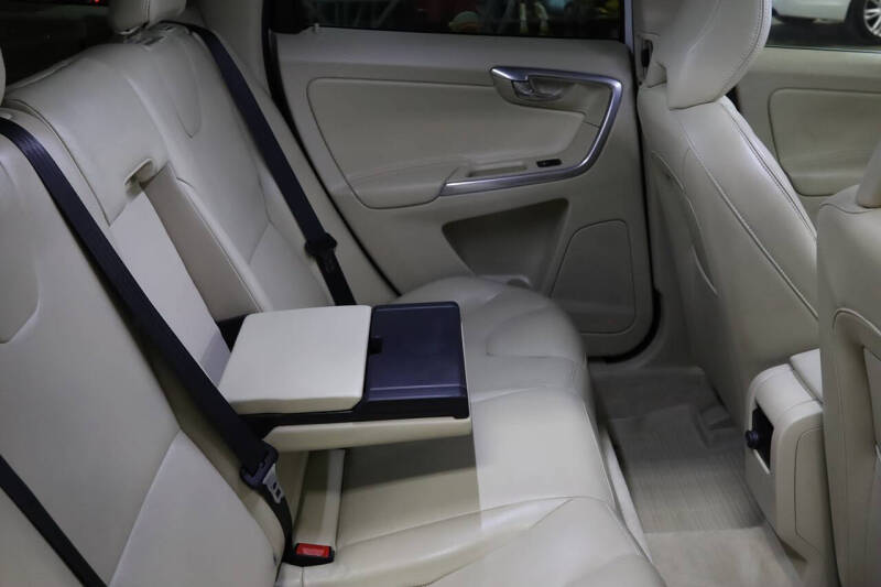 2016 Volvo XC60 T5 Premier