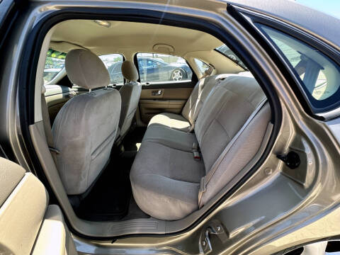 2002 Ford Taurus SE