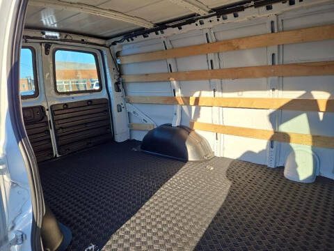 2022 Chevrolet Express 2500