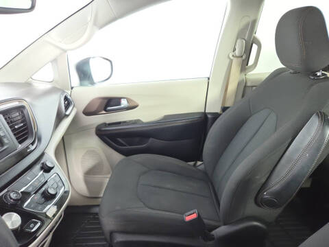 2017 Chrysler Pacifica LX