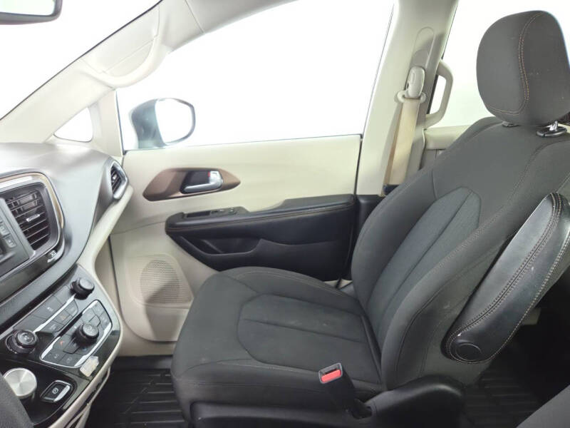 2017 Chrysler Pacifica LX