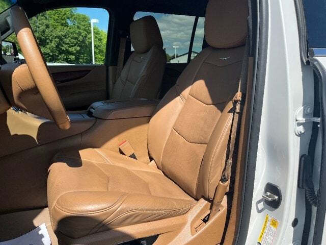 2017 Cadillac Escalade ESV 44