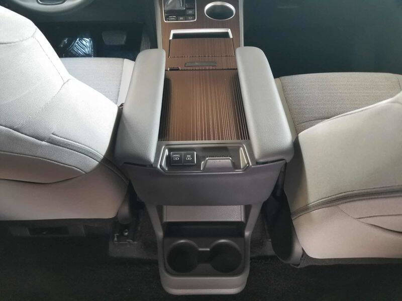 2022 Toyota Sienna LE 8-Passenger