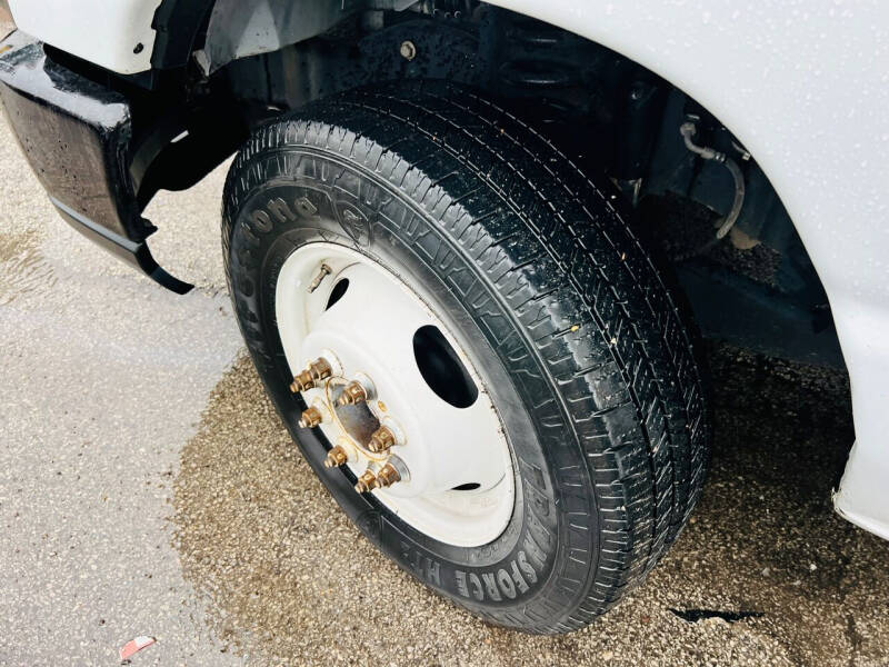 2017 Ford E-Series E-350 SD