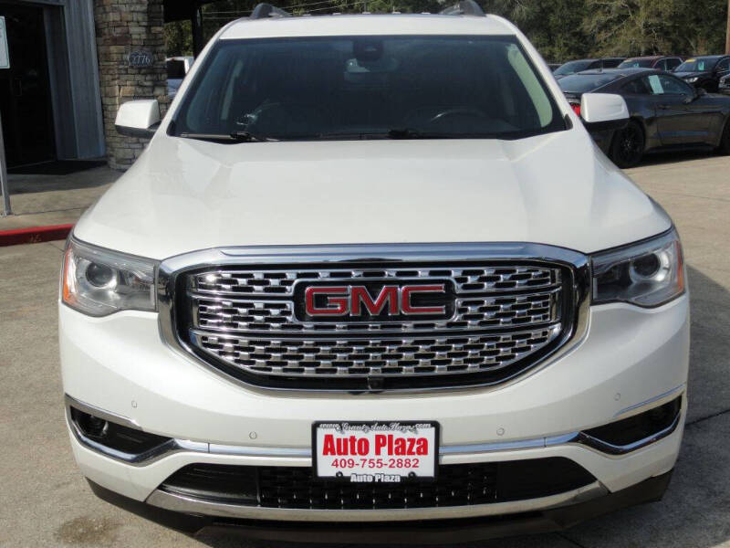 2018 GMC Acadia Denali photo 2