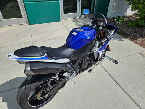 2011 Yamaha YZF-R1