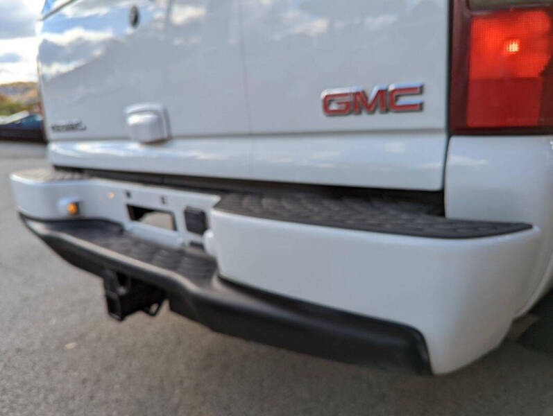 2003 GMC Yukon XL Denali