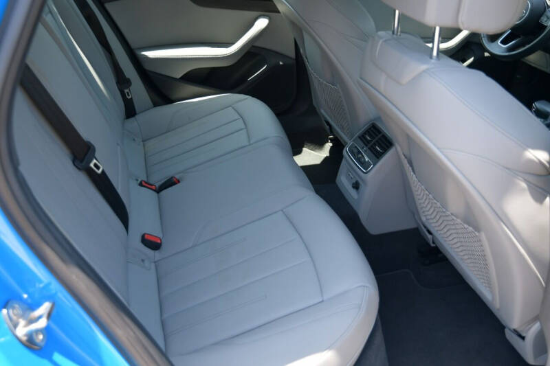 2022 Audi A4 quattro S line Prem Plus 45 TFSI