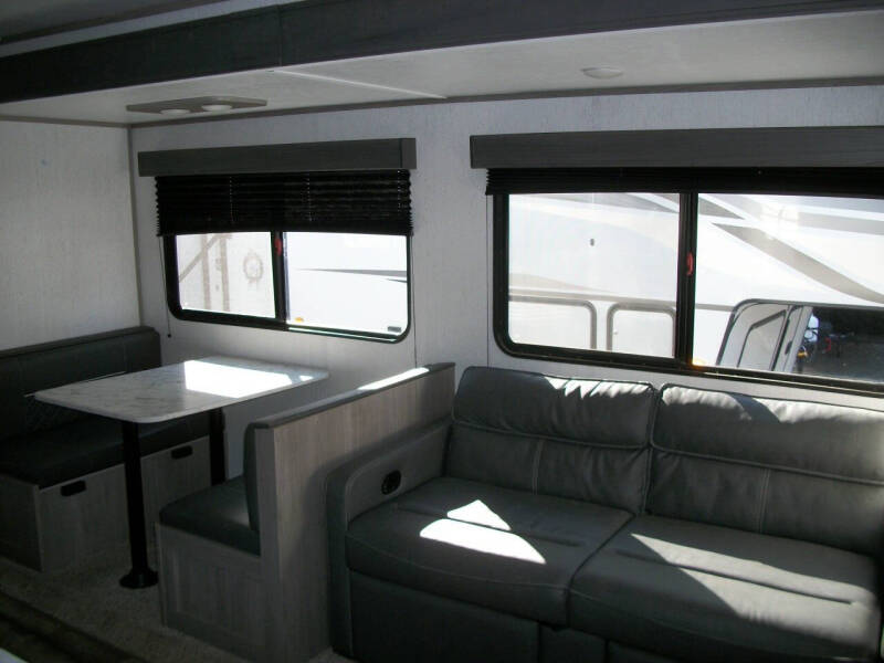 2022 Coleman Lantern Series 262BH