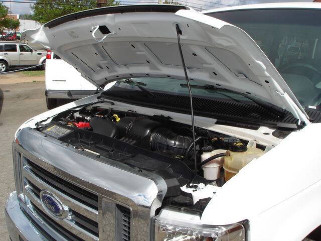 2009 Ford E-Series E-350 SD XLT