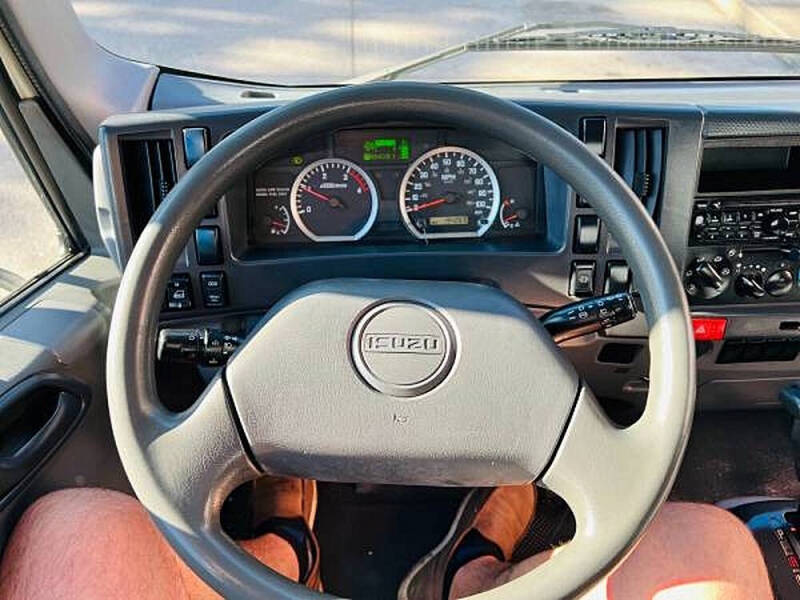 2011 Isuzu NPR-HD