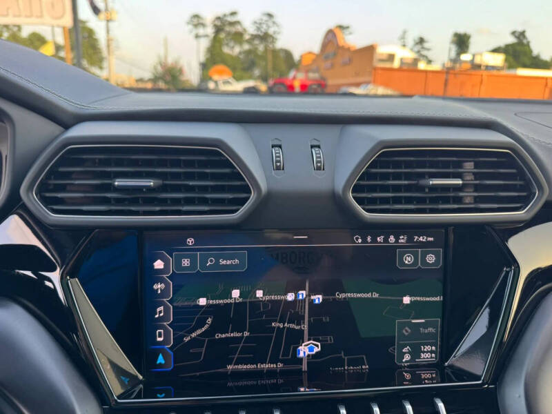 2022 Lamborghini Urus
