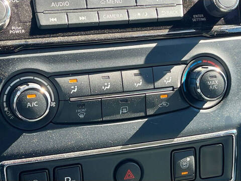 2023 Nissan Titan SV
