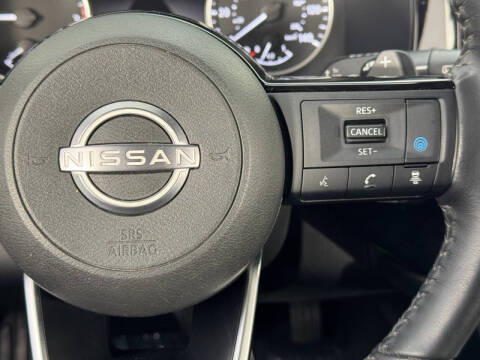 2022 Nissan Pathfinder SV