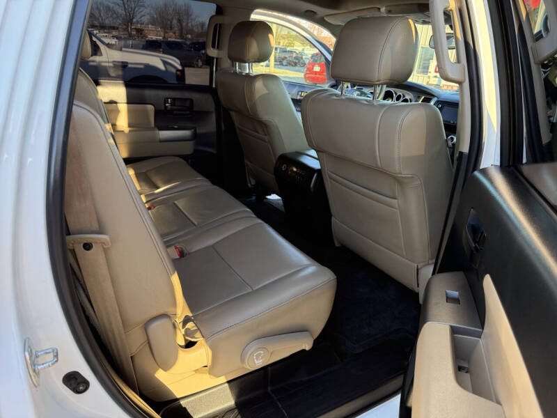 2017 Toyota Sequoia SR5