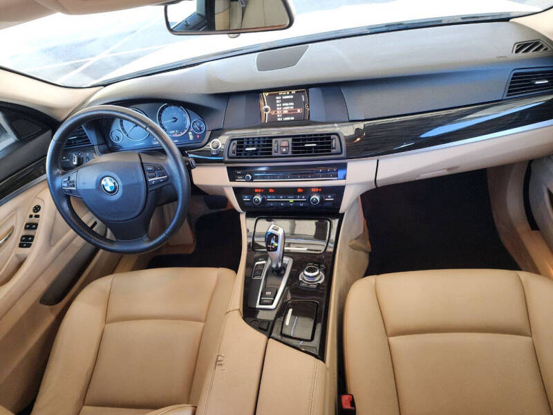 2013 BMW 5 Series 528i