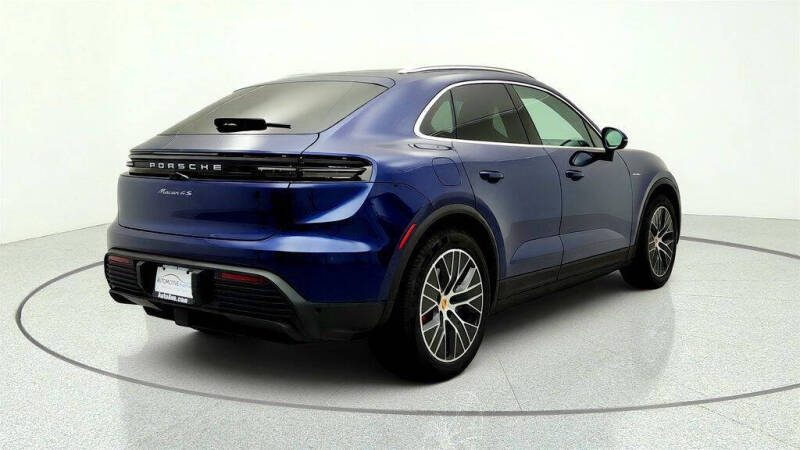 2025 Porsche Macan 4S Electric