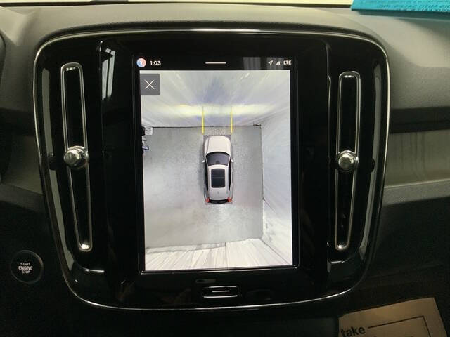 2024 Volvo XC40 B5 Plus Bright Theme