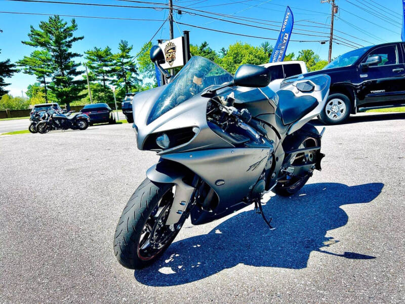 2013 Yamaha YZF-R1 (Matte Gray)