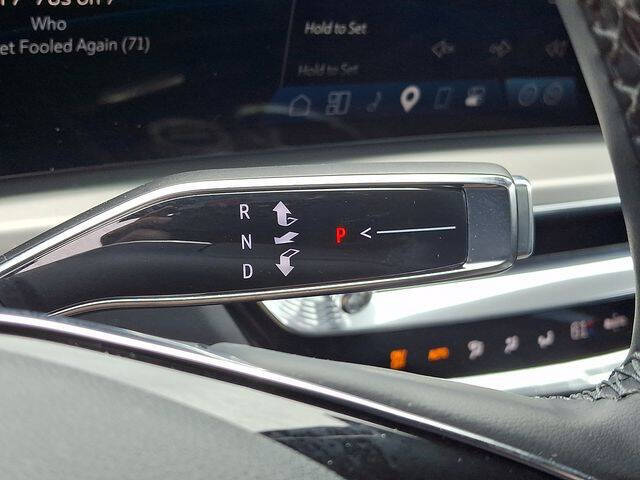 2024 Cadillac LYRIQ Luxury 1