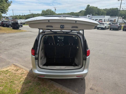 2023 Chrysler Voyager LX