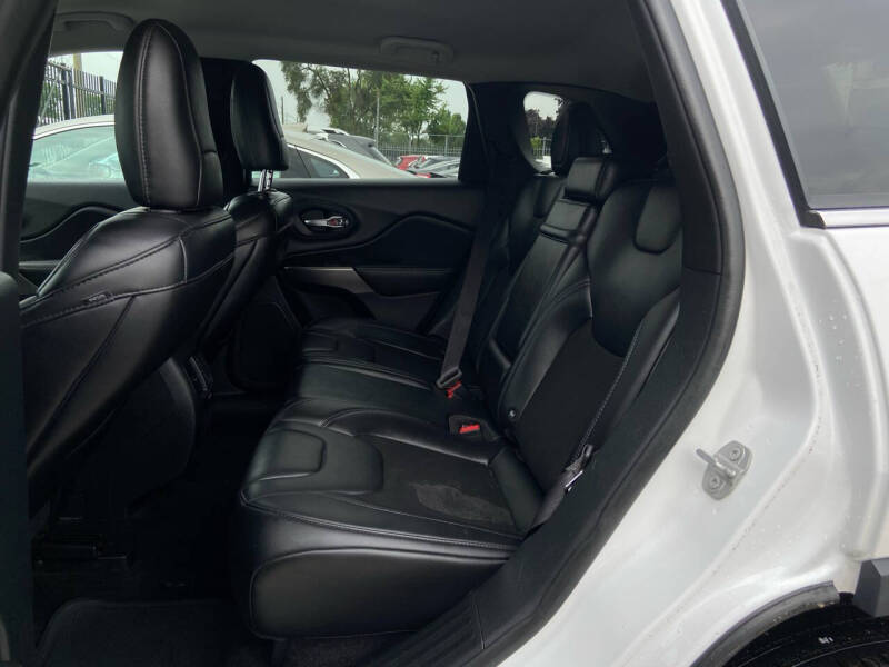 2019 Jeep Cherokee Latitude Plus